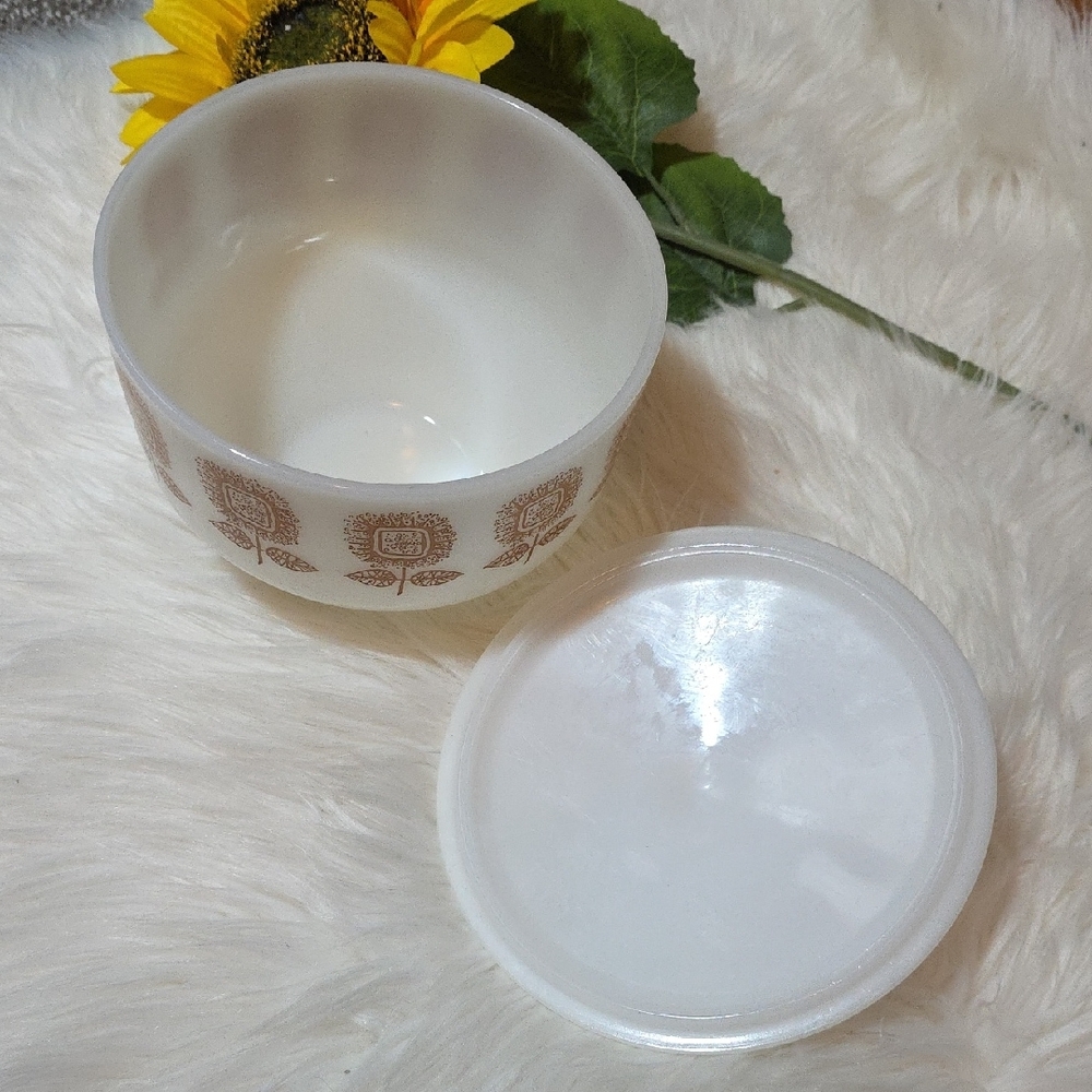 Vintage White and Brown Floral Serveware Bowl - Picture 7 of 7